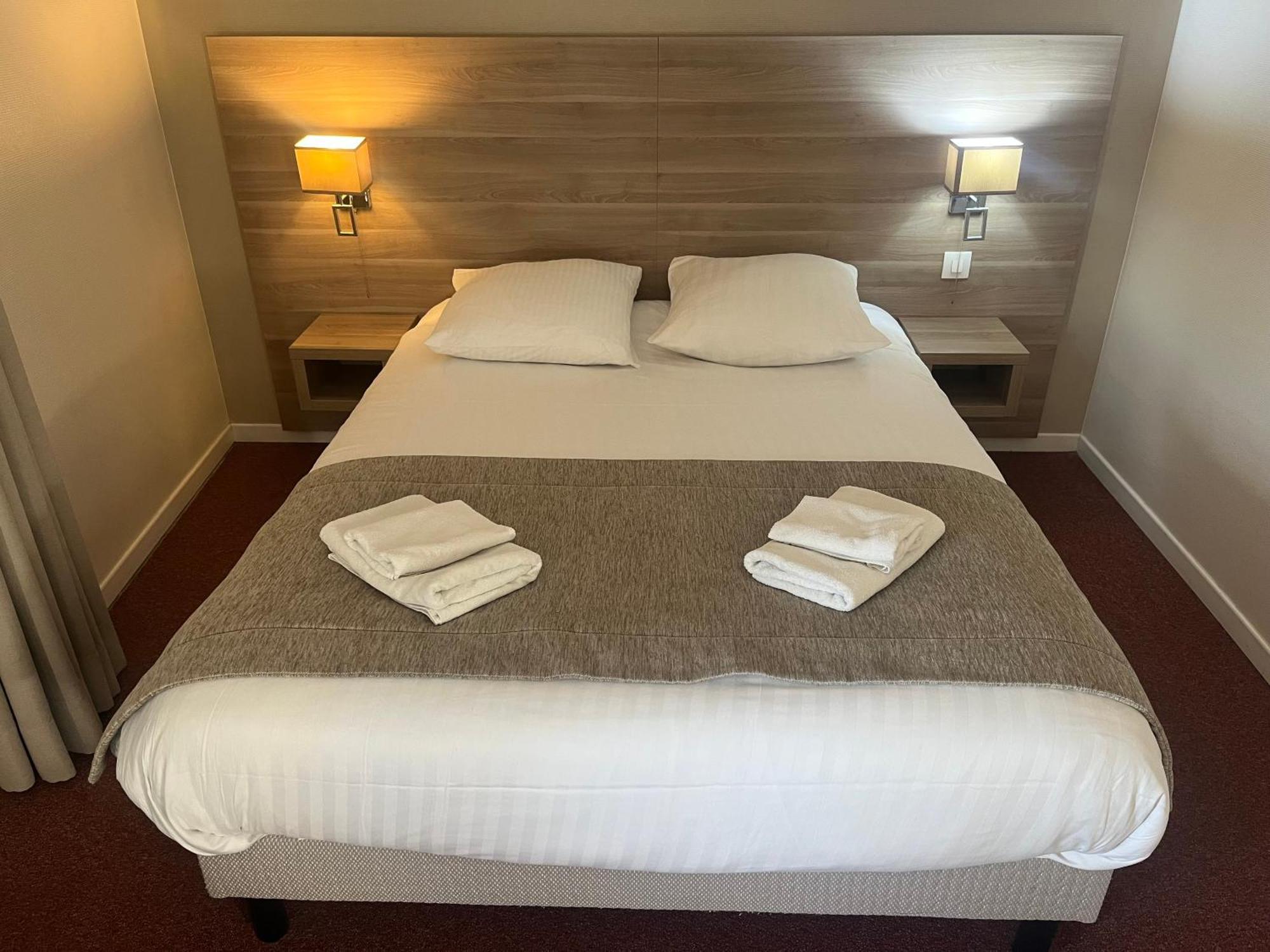 Hôtel Le Roosevelt Givet Buitenkant foto